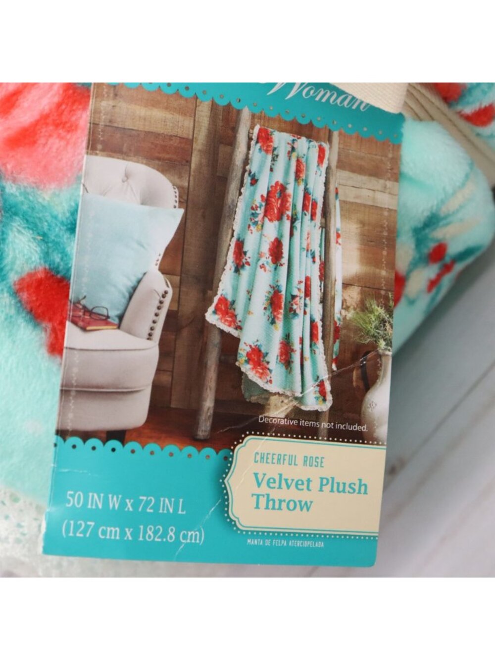 Pioneer Woman Cheerful Rose Plush Throw Blanket Crochet Lace Trim Floral NWT - Picture 3 of 3